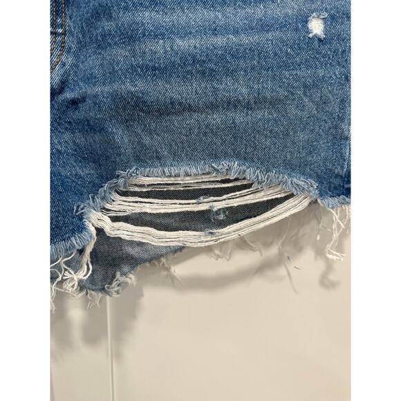 NWOT Levi’s 501 Embroidered Denim Shorts Size 32 - Picture 6 of 7